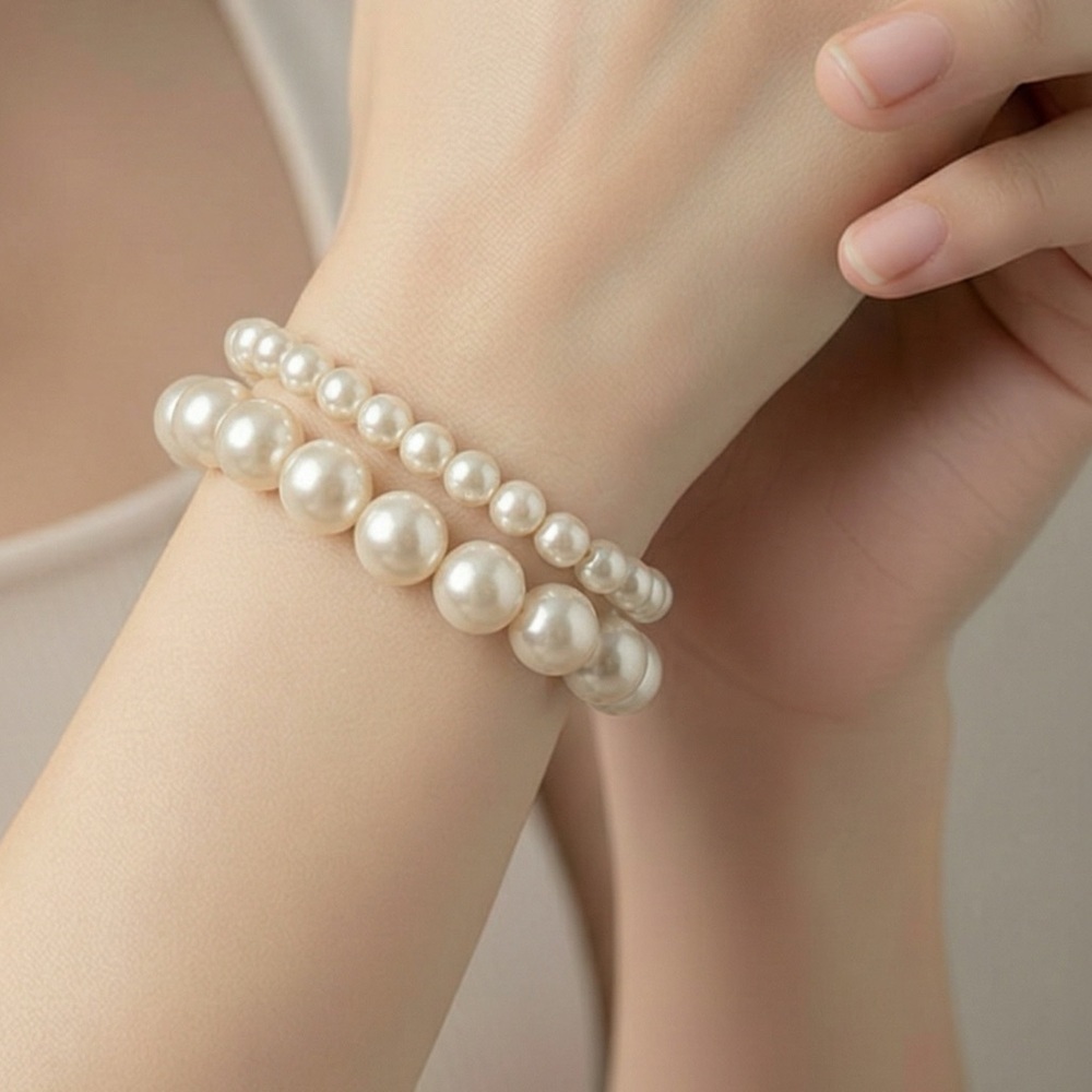 EUC - Set of 2 Pearl Bracelets- Stretchy - Large Pearl Beads and Small Beads